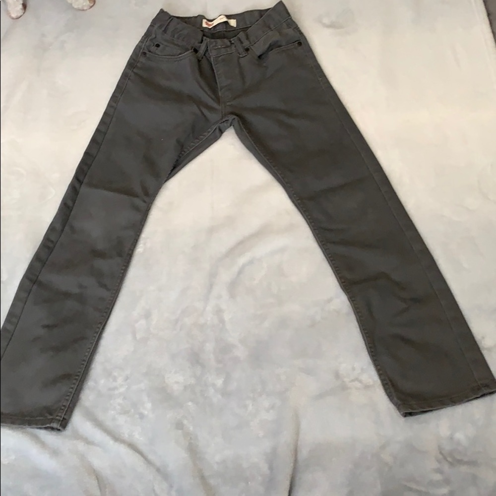Boys gray Levi jeans.